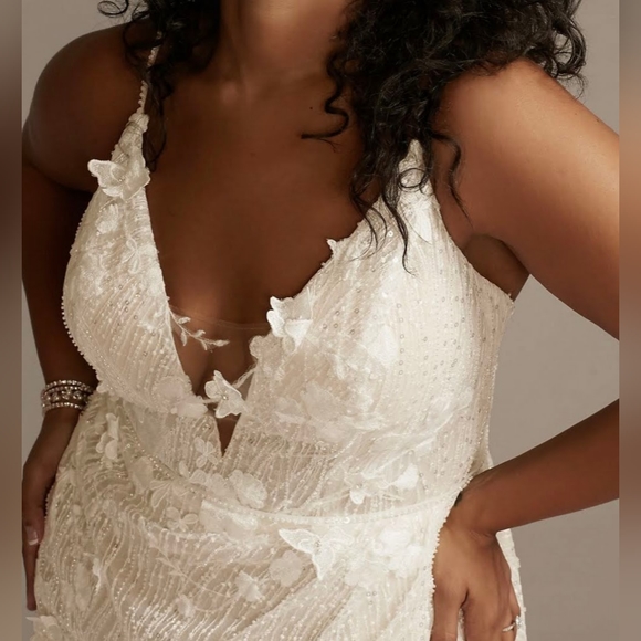 Wedding dress - Picture 9 of 11